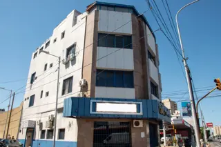 Avellaneda - Edificio/Centro médico ambulatorio foto 2