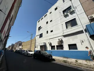 Avellaneda - Edificio/Centro médico ambulatorio foto 3
