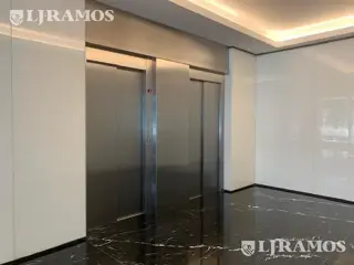 Alquiler de oficina de 86m2 en San Isidro foto 4