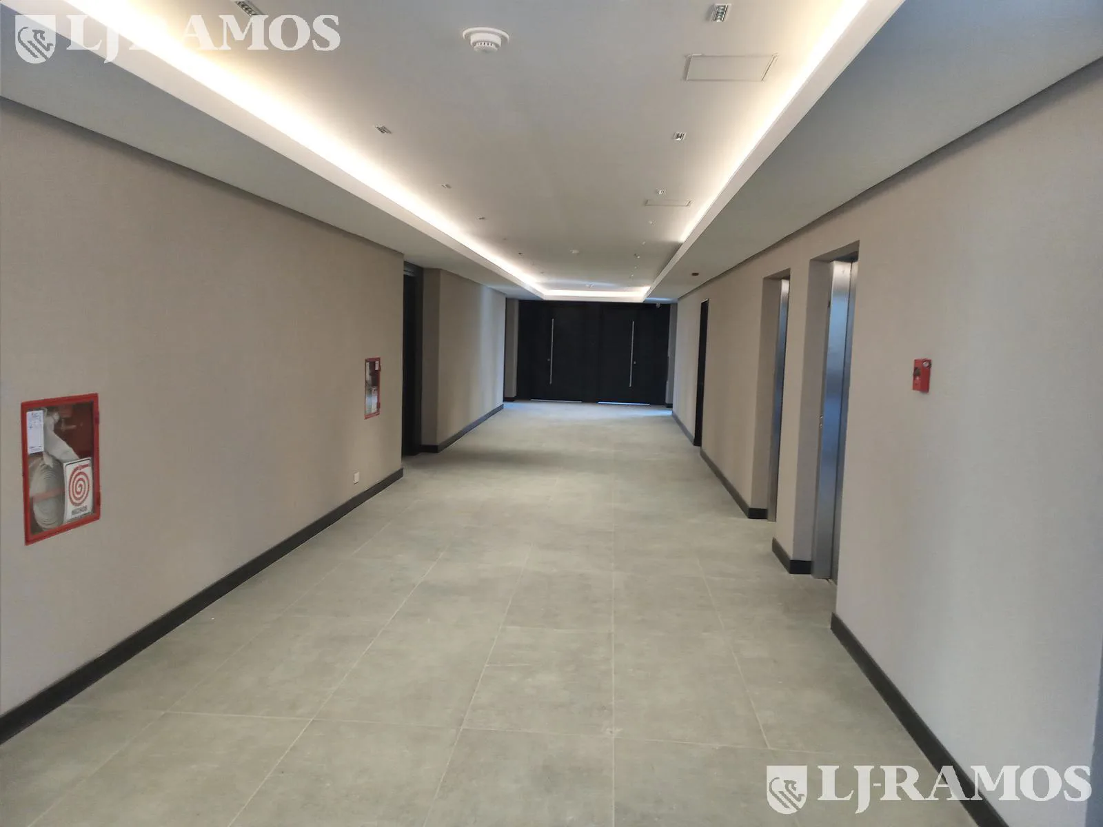 Alquiler de oficina de 86m2 en San Isidro foto 5