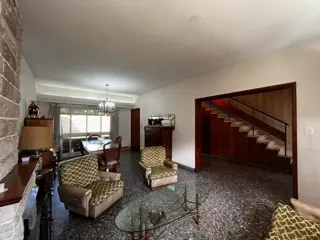 Vta casa 3 amb .dep cochera, jardin, trrza y blcon foto 1