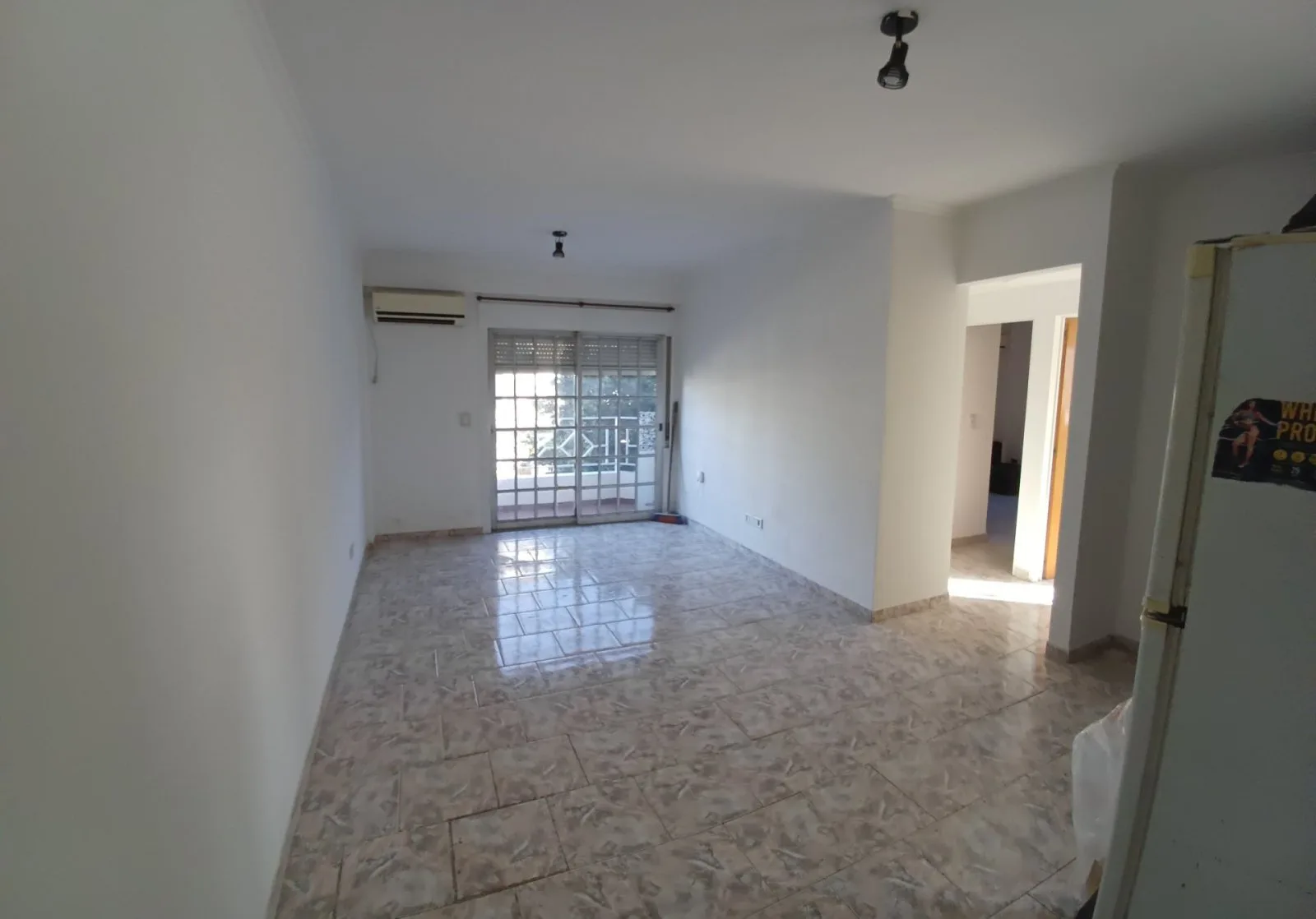 Departamento 3 Ambientes al Frente – Muy Luminoso y Recién Pintado – Excelente se escuchan ofertas!!! foto 3