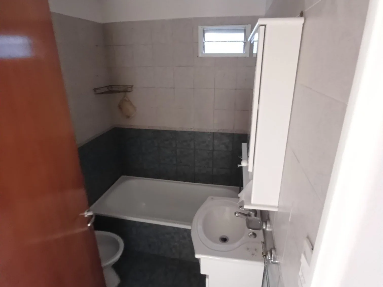 Departamento 3 Ambientes al Frente – Muy Luminoso y Recién Pintado – Excelente se escuchan ofertas!!! foto 5