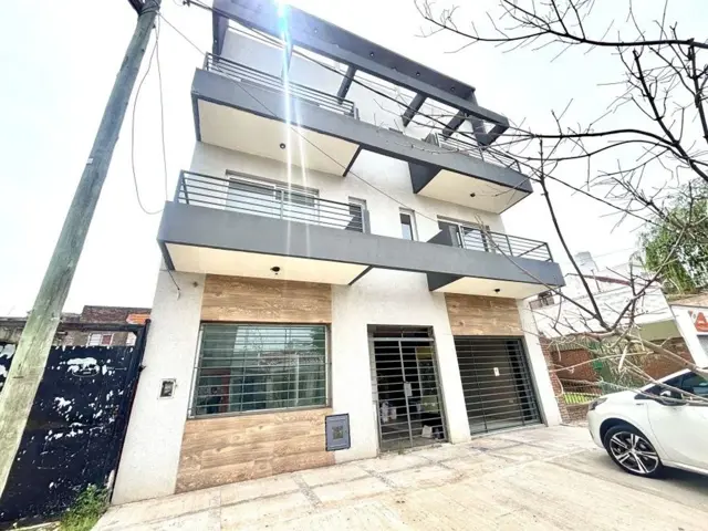 Departamento Tipo Casa 3 Ambientes con Cochera y Patio, Gba Sur - Zonaprop