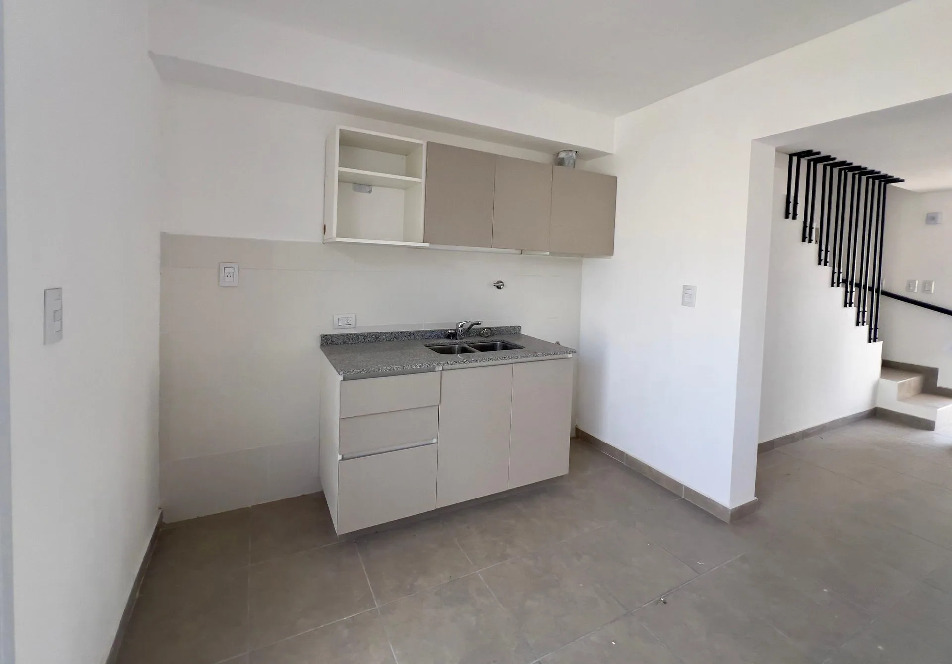 VENTA DUPLEX A ESTRENAR ,VILLA DELFINA , LAS HERAS foto 5