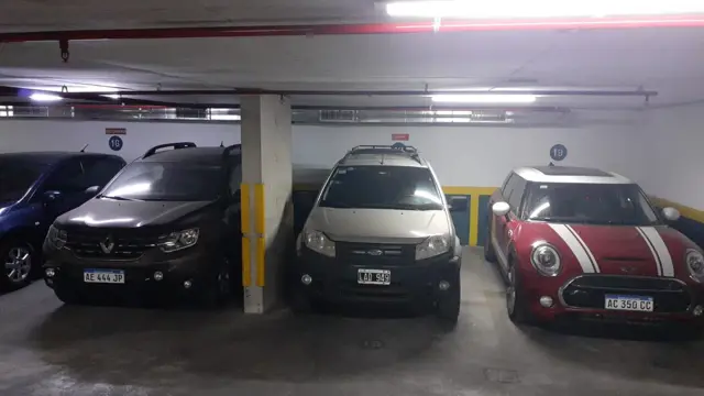 Cochera fija y cubierta en Palermo en venta