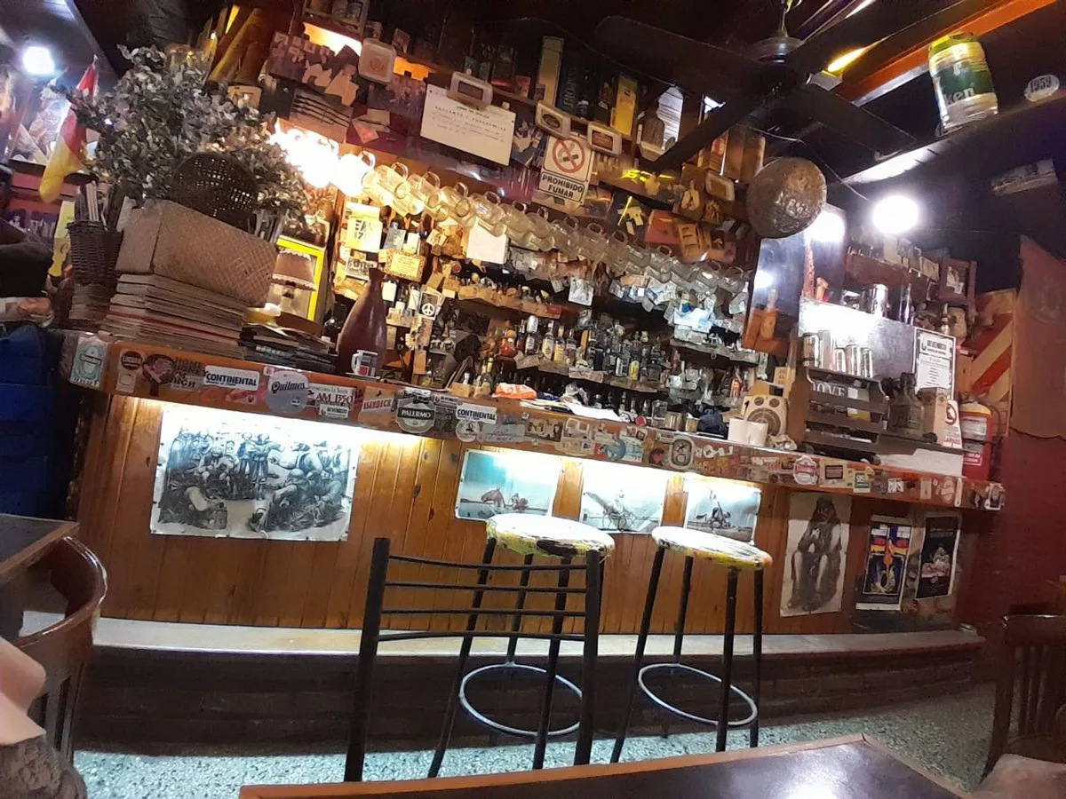 VENTA LOCAL AV CORRIENTES Y RIOBAMBA - BAR foto 2