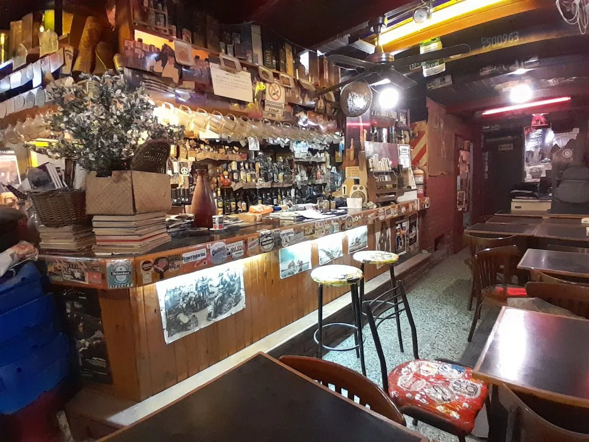 VENTA LOCAL AV CORRIENTES Y RIOBAMBA - BAR foto 3