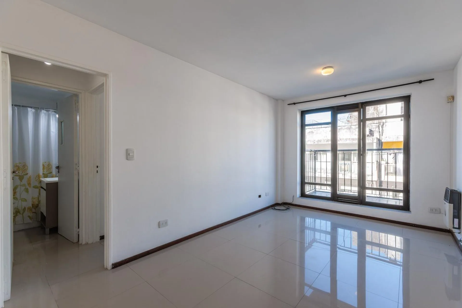 Venta departamento 1 dormitorio con balcón foto 3