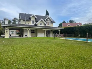 Venta de casa en Echeverría del lago Canning foto 2