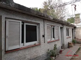 MENDOCASA INMOBILIARIA VENDE CASA EN RIVADAVIA BARRIO JARDIN MARCIAL PEREZ foto 1