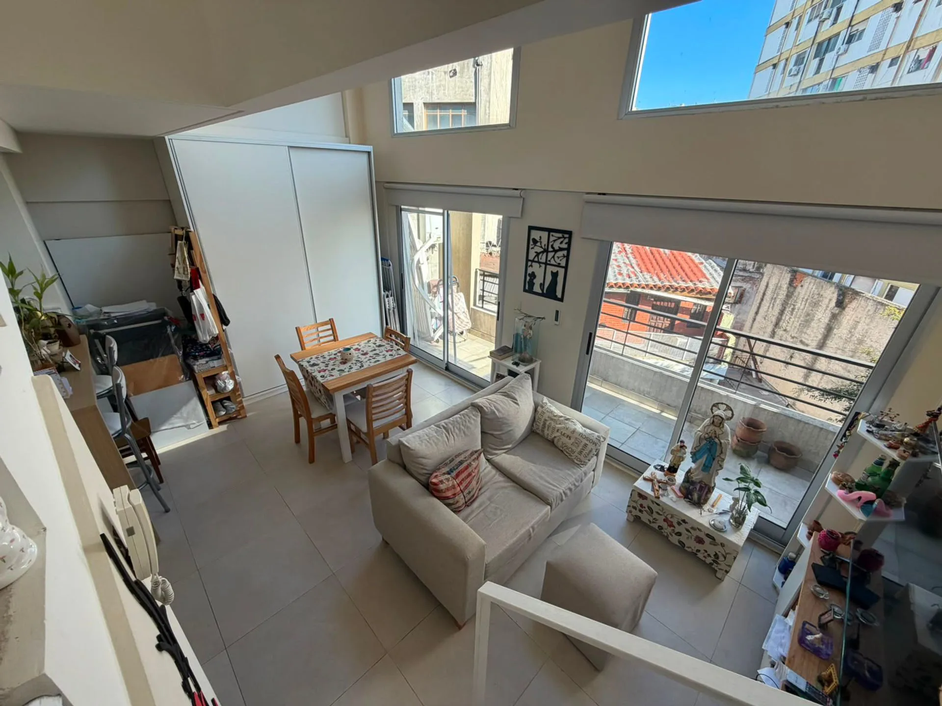 VENTA EXCELENTE DEPTO 2 AMB TIPO DUPLEX V. CRESPO foto 2