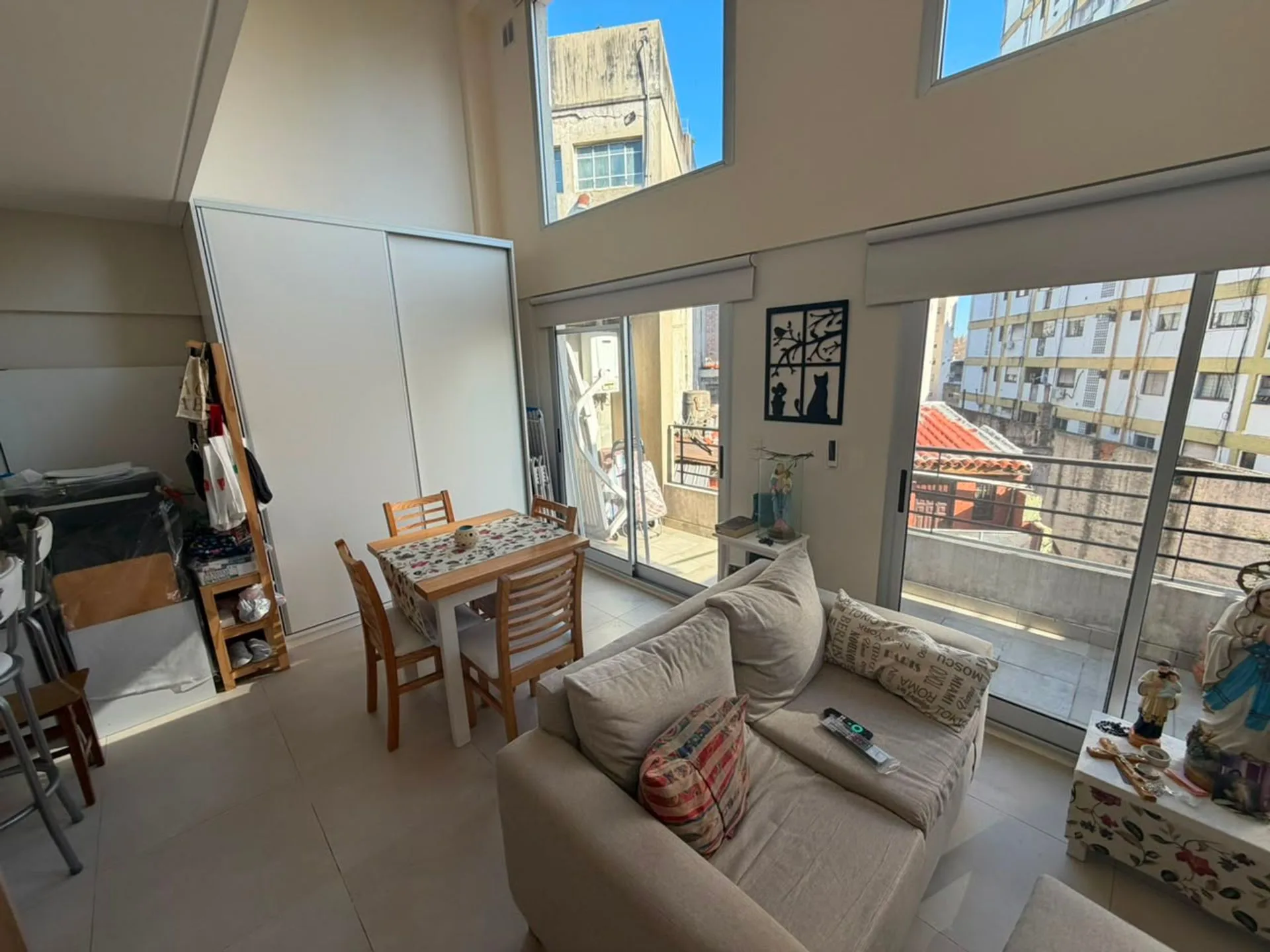 VENTA EXCELENTE DEPTO 2 AMB TIPO DUPLEX V. CRESPO foto 5