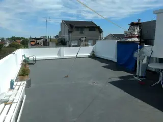 PH EN PRIMER PISO POR ESCALERA CON TERRAZA PROPIA, MUY LUMINOSO. SUPERFICIE TOTAL 160M2 foto 2