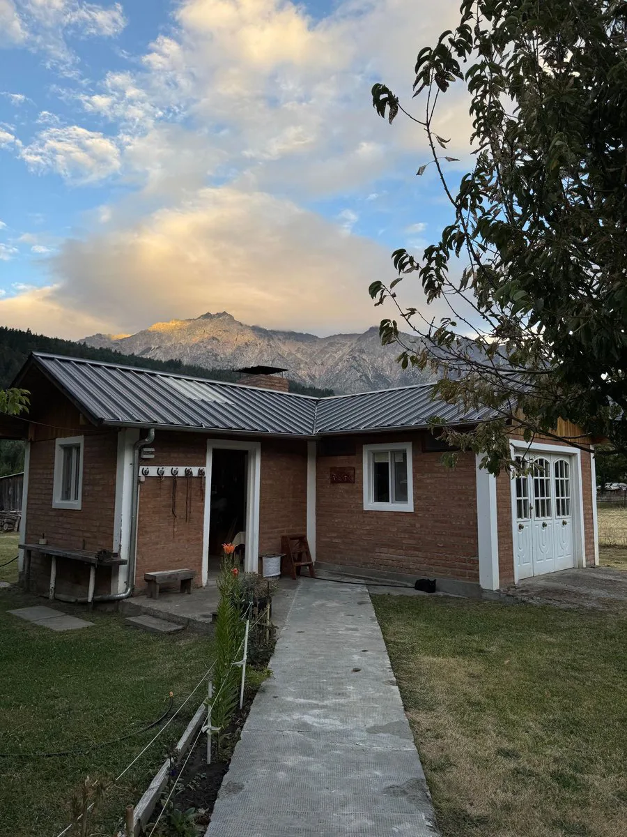 Excelente Casa en la localidad de El Hoyo foto 3