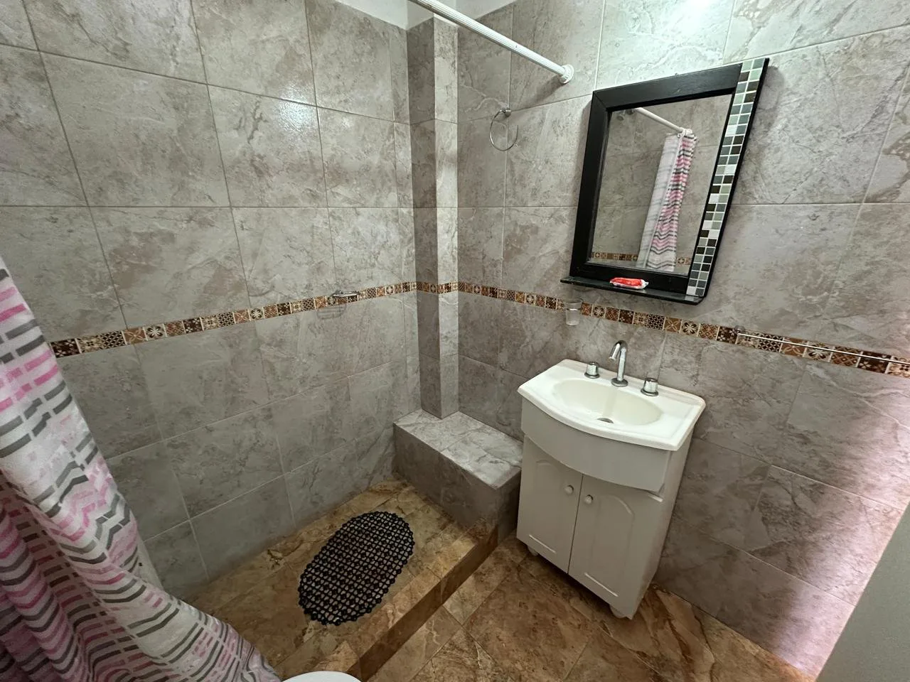 Nearly New 1-Bedroom Cabin with Garden and Grill in Parquemar, Miramar – photo 7 of 15