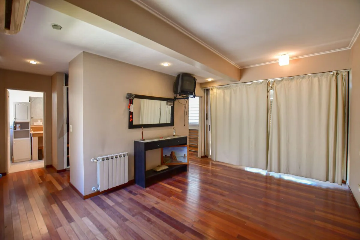 CASA 5 DORMITORIOS EN VENTA LA PLATA CON PILETA foto 3
