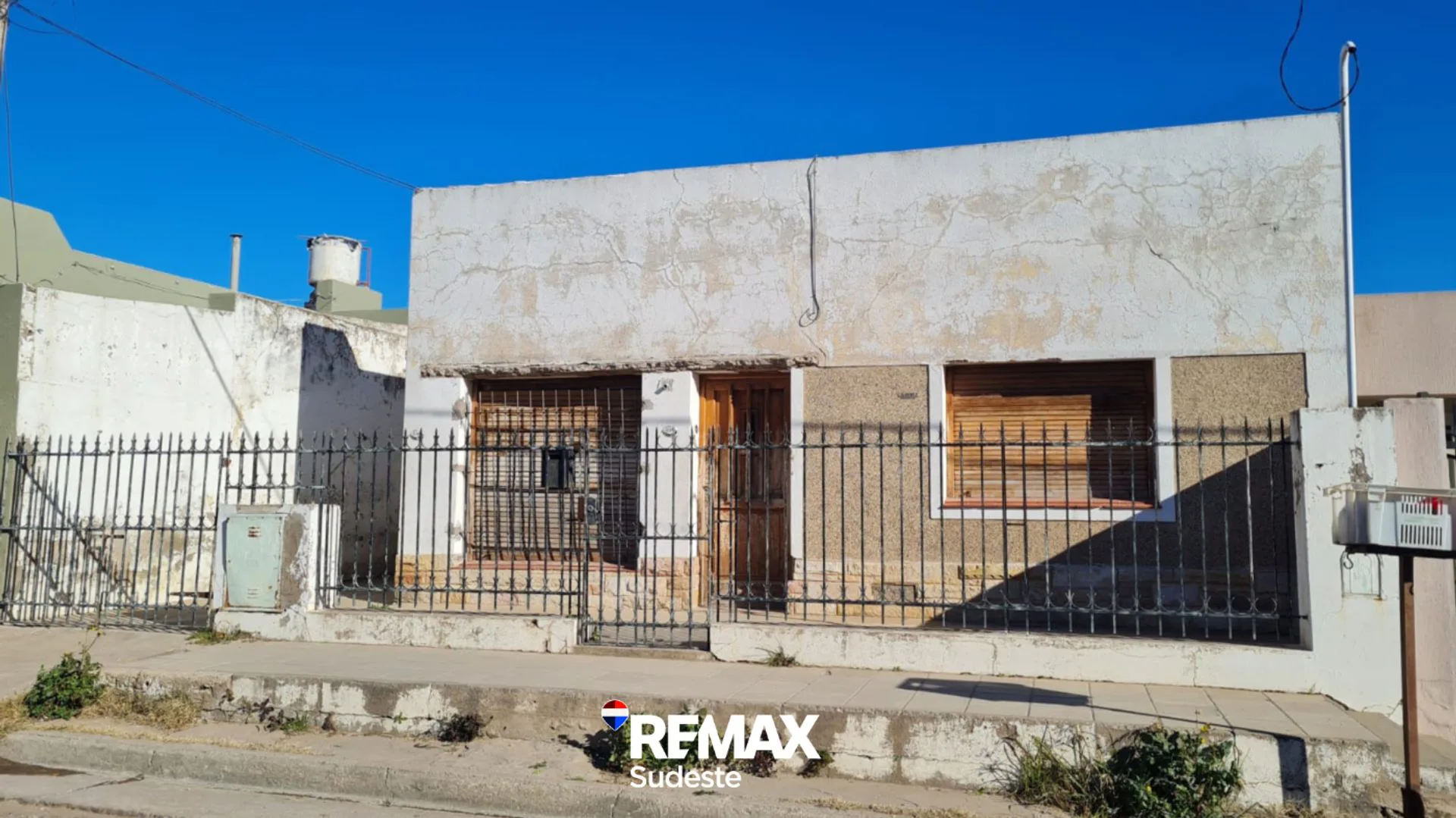 Se vende casa a remodelar a 1 cuadra de Don Bosco foto 2