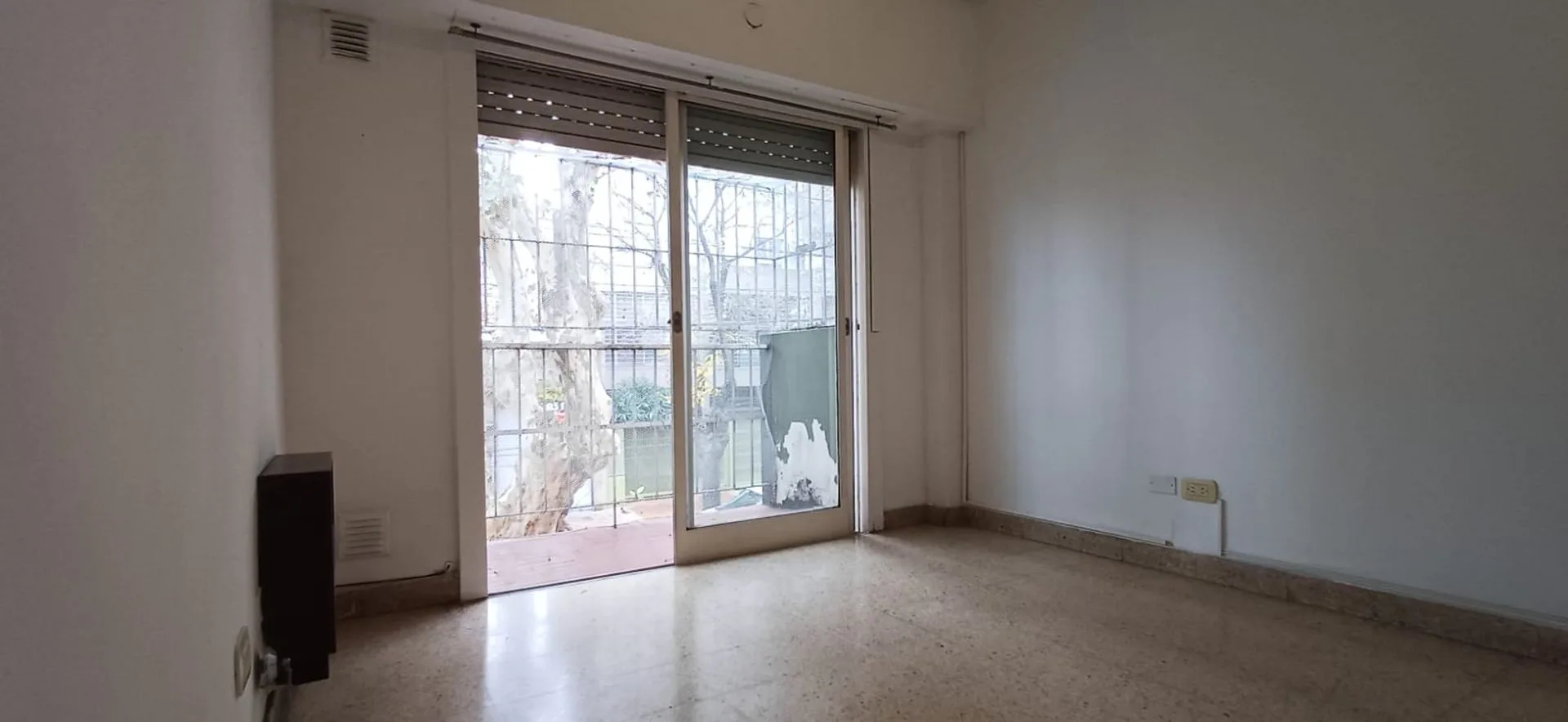 Venta departamento 2 amb. proximo a la Lanusita foto 2