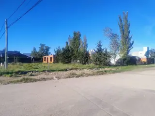Terreno en venta zona comercial sobre calle pilmayquen foto 1