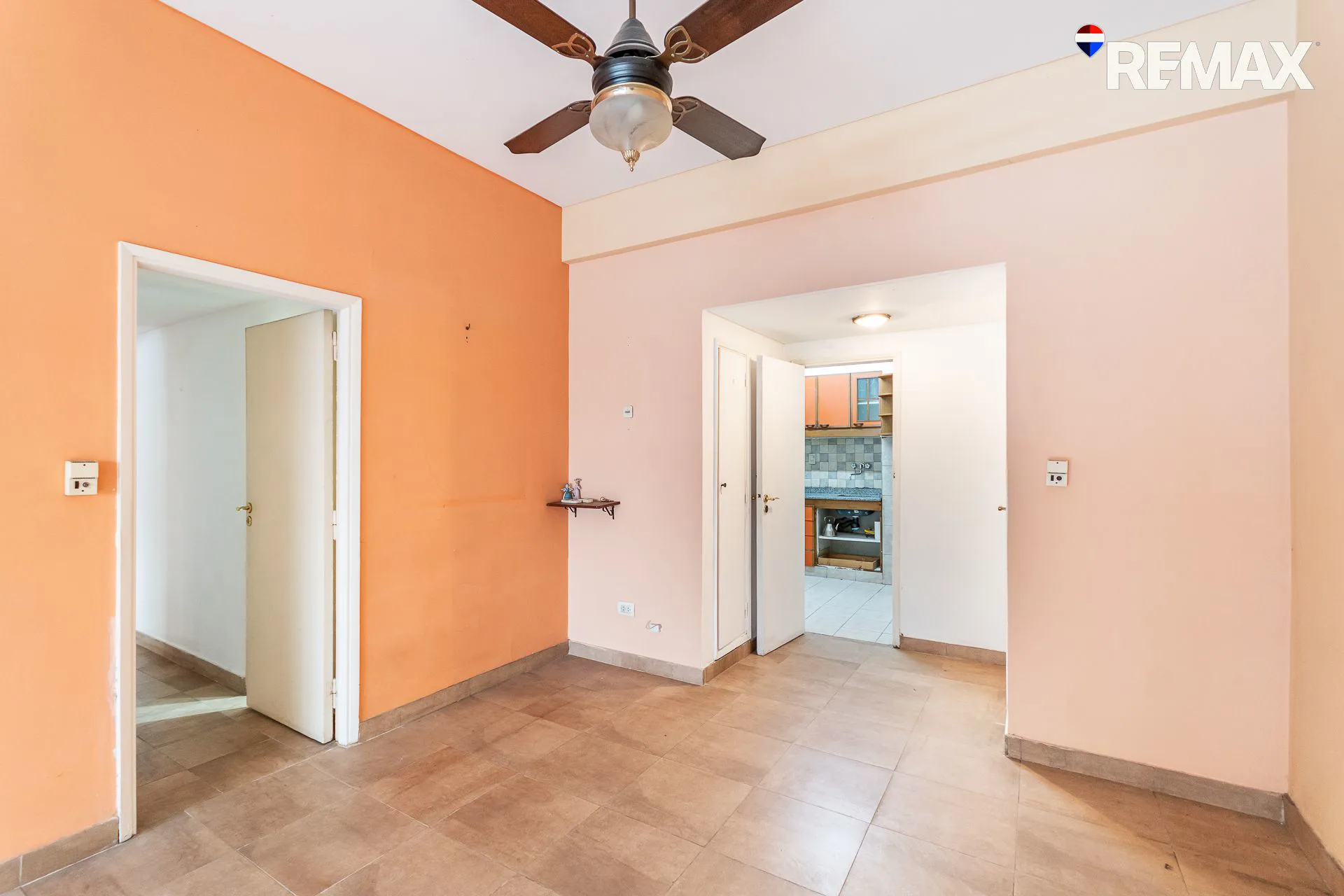 VENTA DPTO. 4/5 AMB-C/DEPEND. Y PATIO EN FLORES foto 5