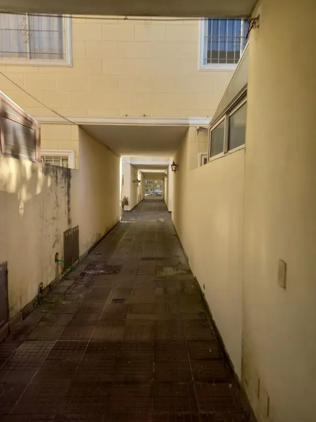 Excelente dúplex de 3 ambientes con cochera descubierta fija, ubicado en Villa Luzuriaga.
