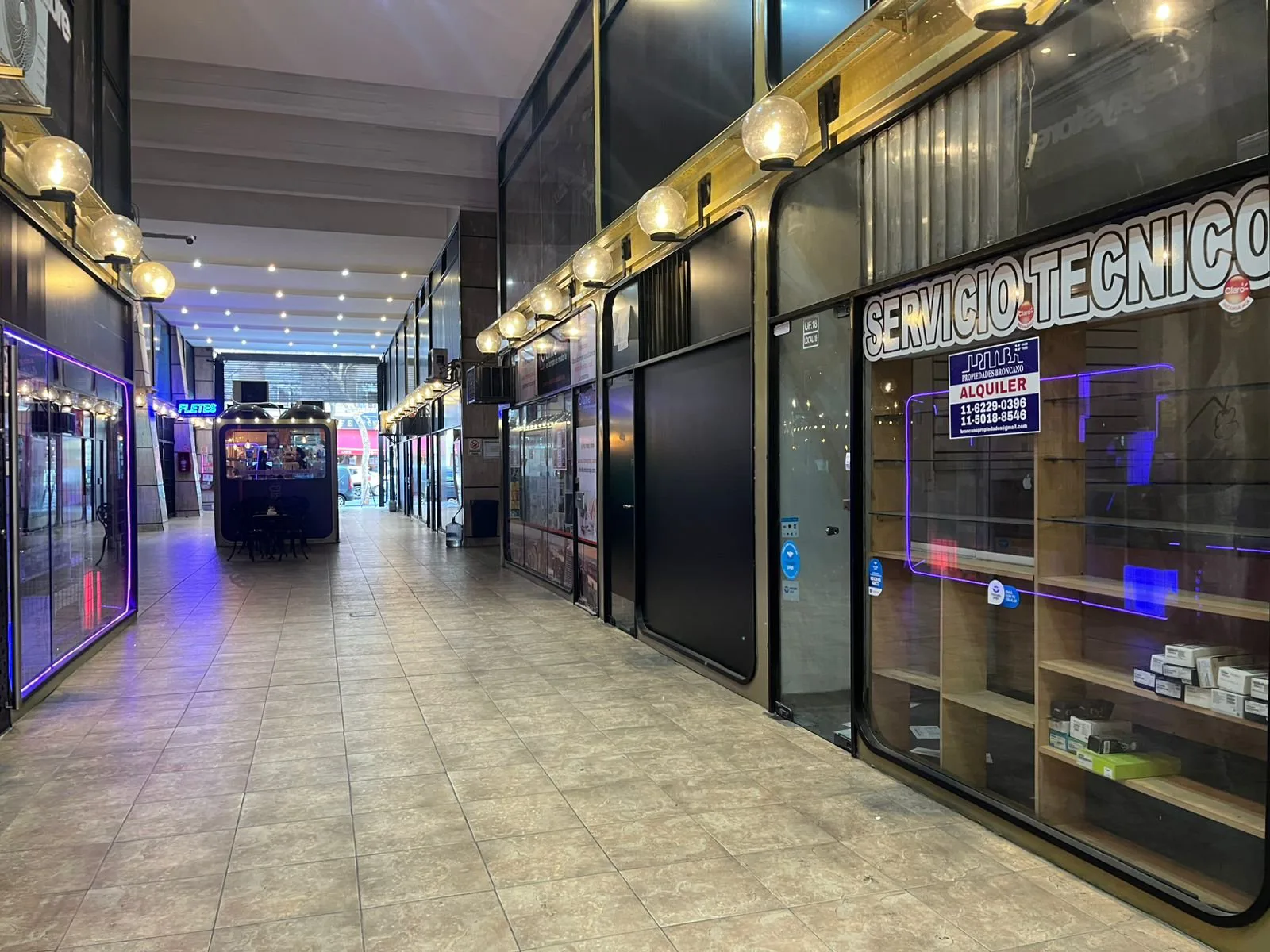 Local comercial en alquiler – Av. de Mayo 1269, Galería. foto 4