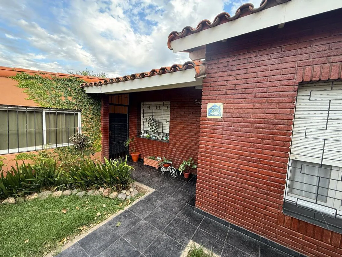 VENTA DE PROPIEDAD EN JOSÉ CLEMENTE PAZ foto 3