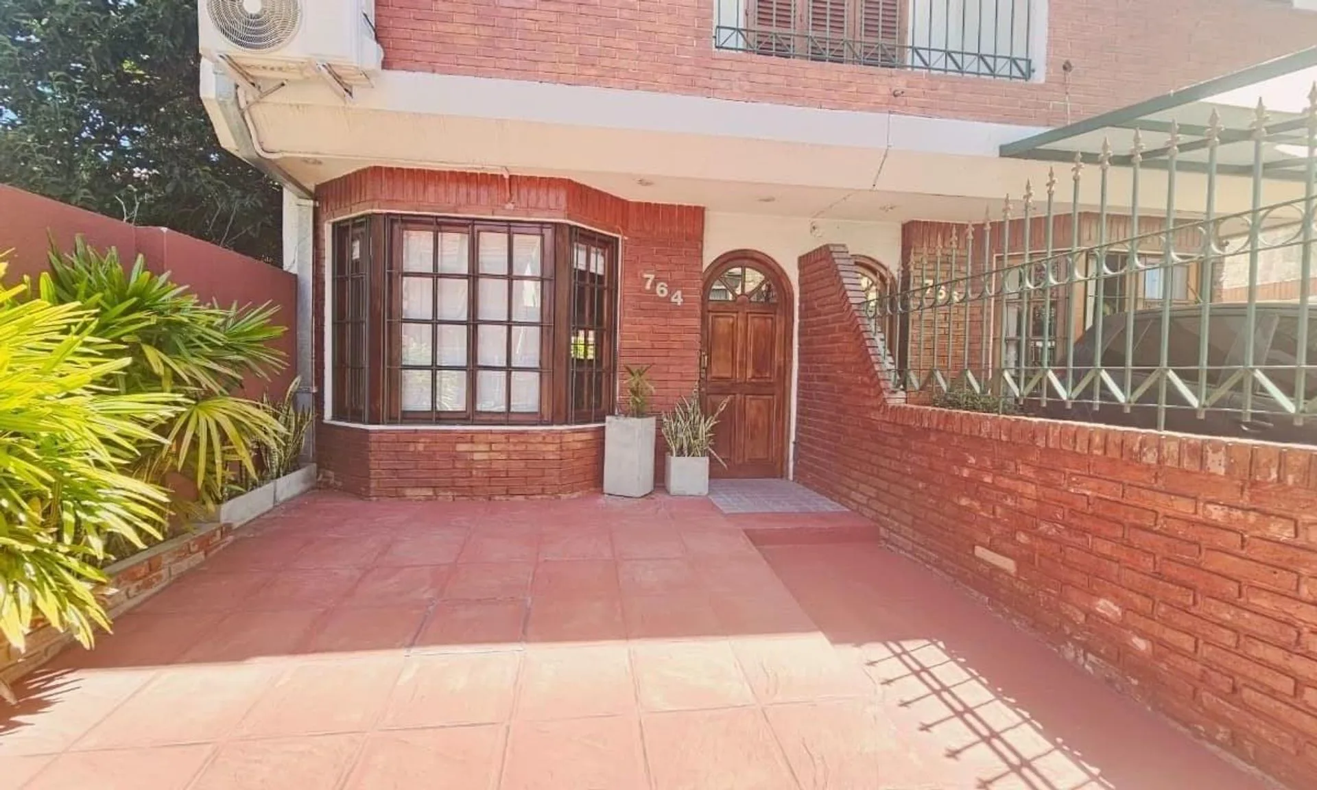Venta Triplex 4 Ambientes Patio y Cochera V.Sarm foto 2