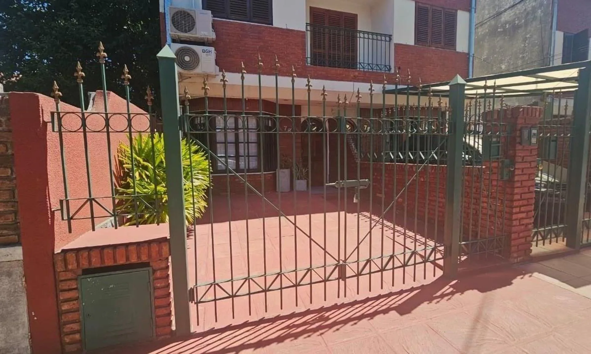 Venta Triplex 4 Ambientes Patio y Cochera V.Sarm foto 3