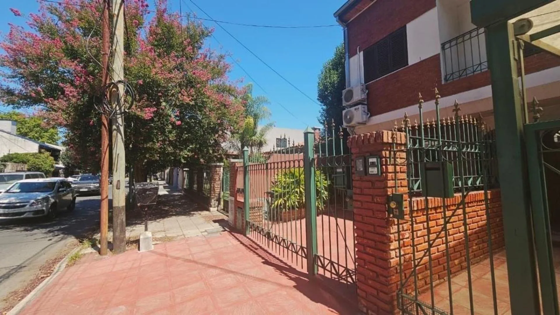 Venta Triplex 4 Ambientes Patio y Cochera V.Sarm foto 4