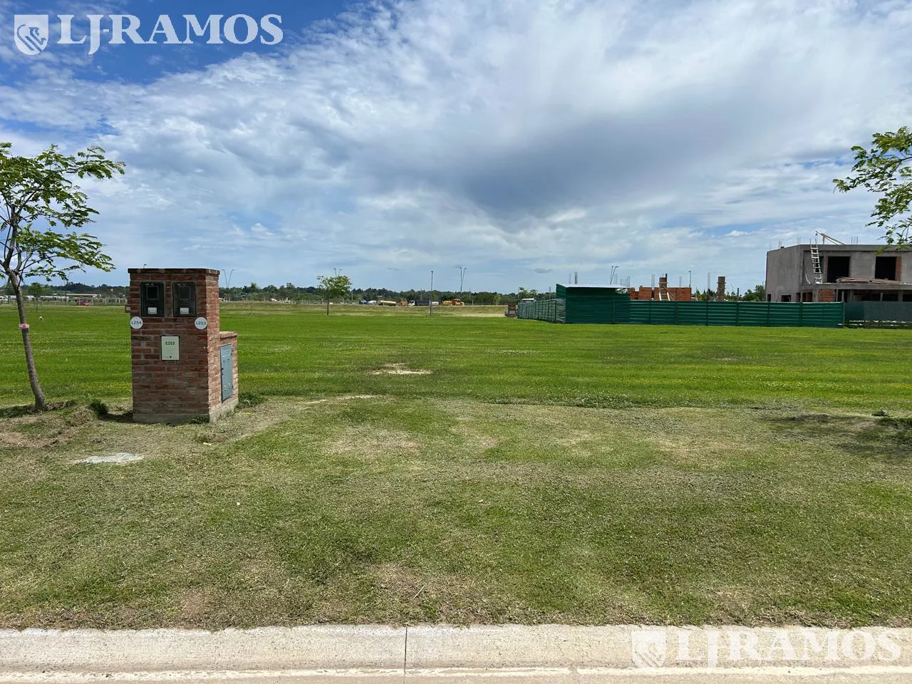 Terreno en Puertos del Lago - BARRIO AMARRAS foto 2