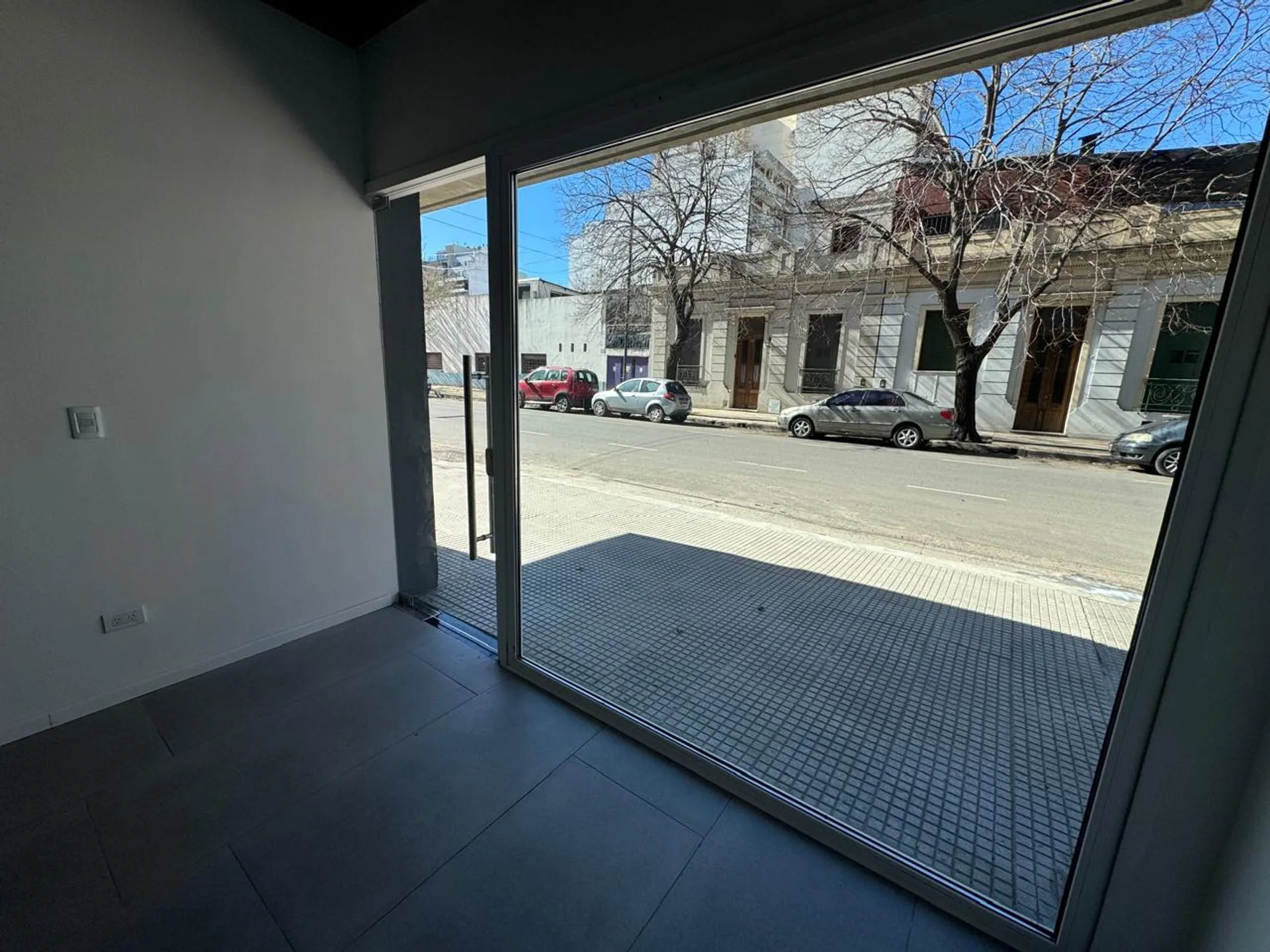 LOCAL COMERCIAL A ESTRENAR VENTA EN VILLA URQUIZA foto 3