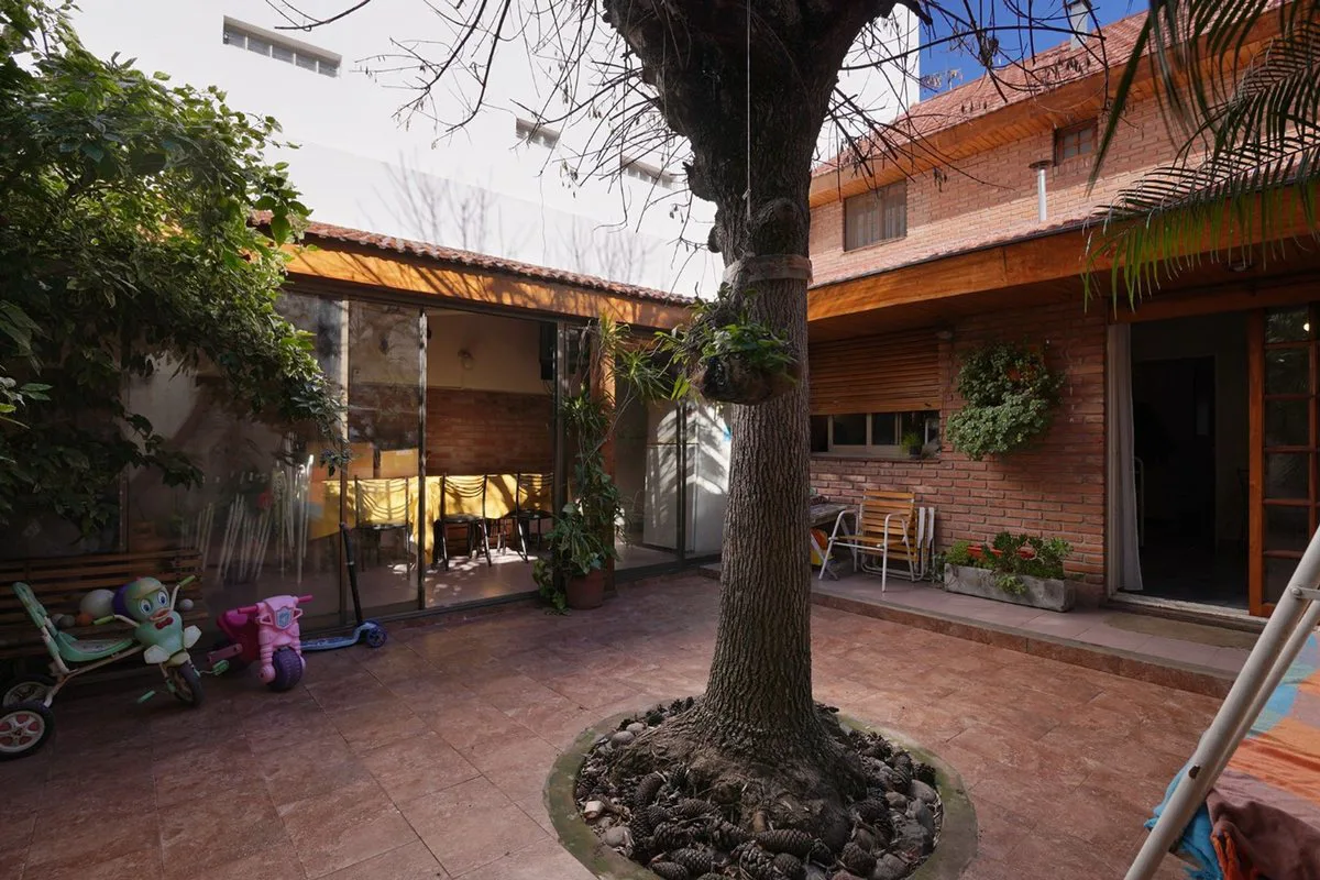 VENTA CASA 4 AMB COGHLAN COCHERA QUINCHO PERMUTA foto 5