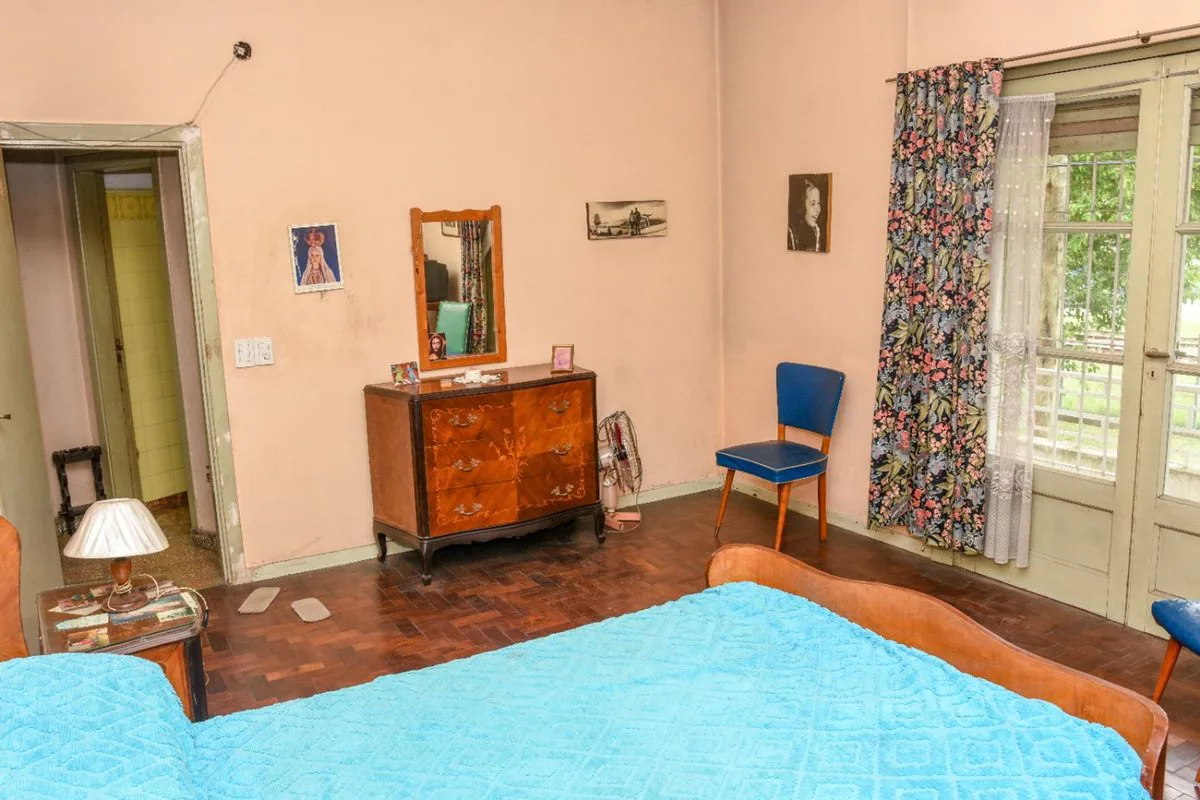Venta Casa con Garage / Taller -  Quilmes foto 2