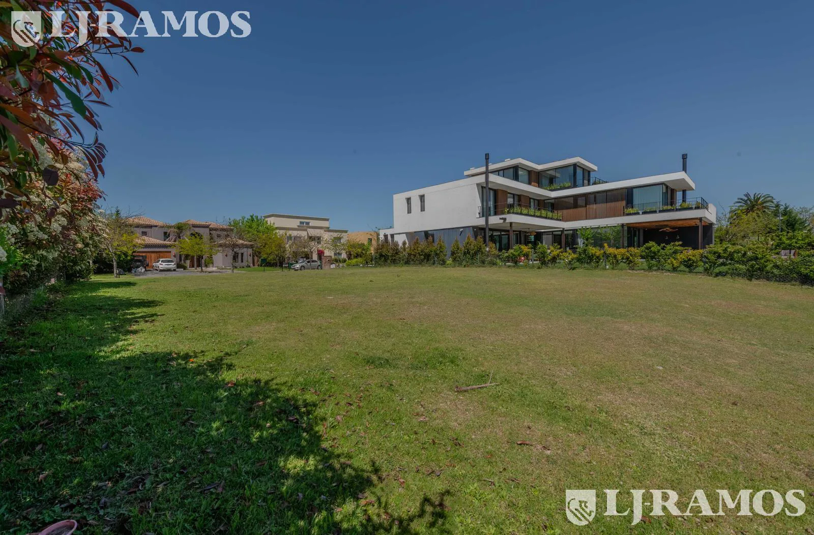 Lote a la laguna en venta en Cabos del Lago foto 3