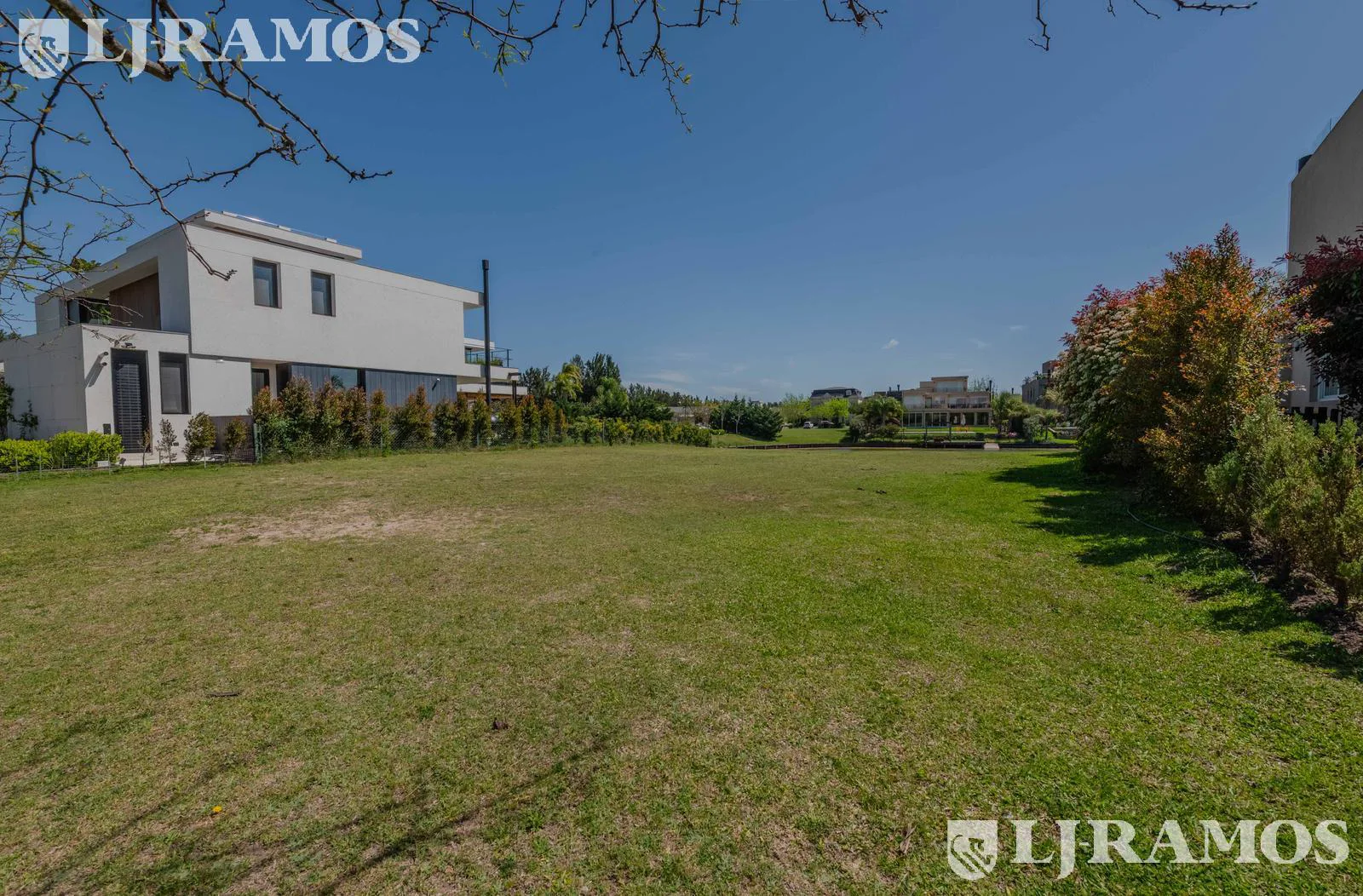 Lote a la laguna en venta en Cabos del Lago foto 5