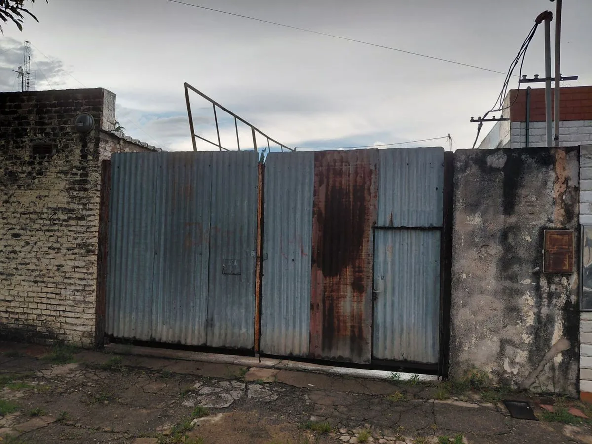 VENTA GALPON - BARRIO ROCA foto 2