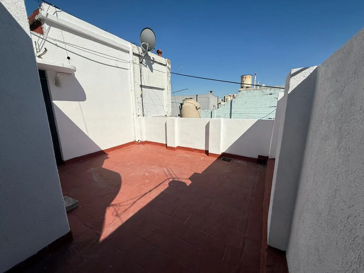 PH MONOAMBIENTE VENTA AVELLANEDA CON TERRRAZA foto 3
