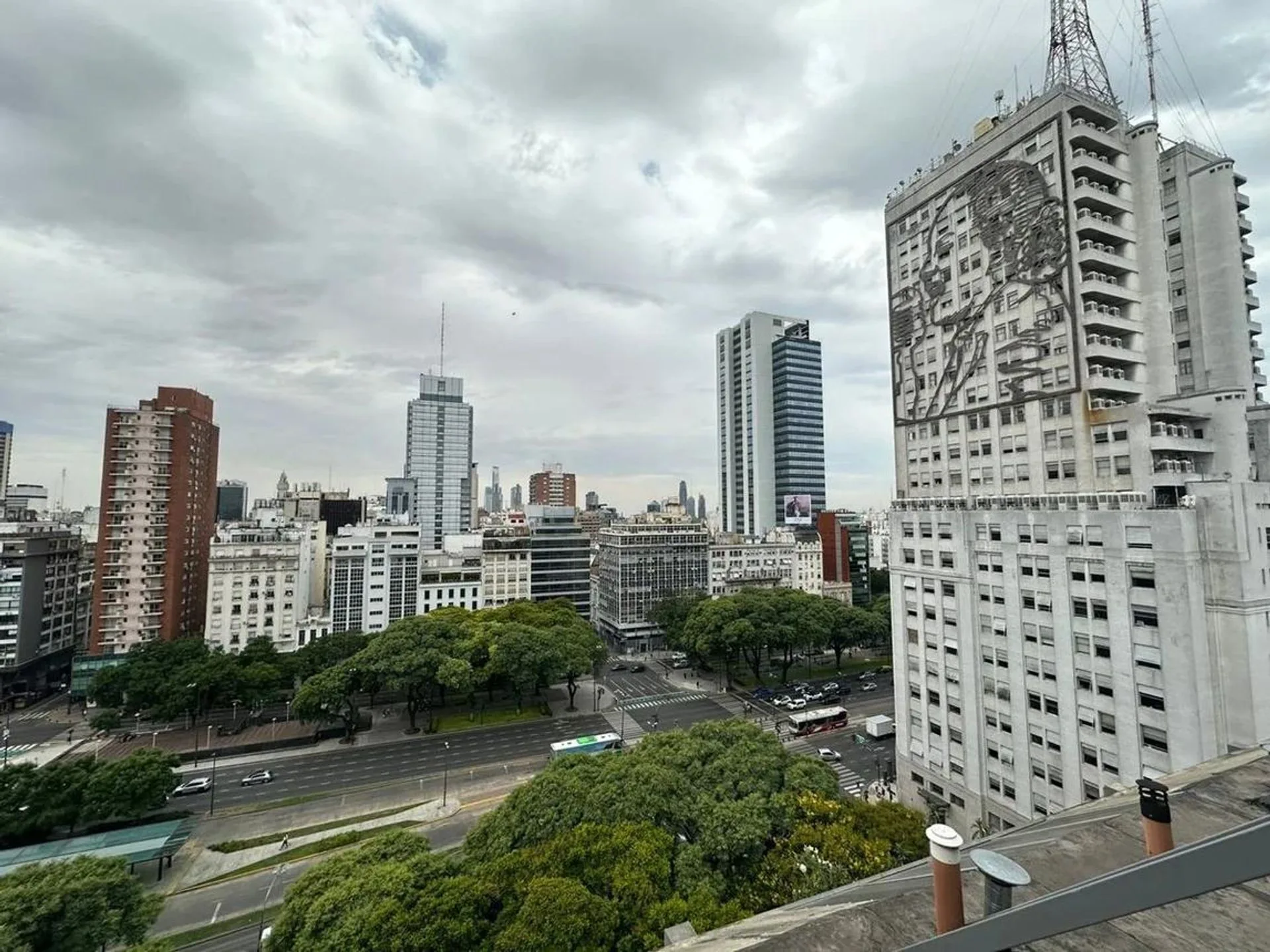 Alquiler temporal un ambiente con cochera foto 3