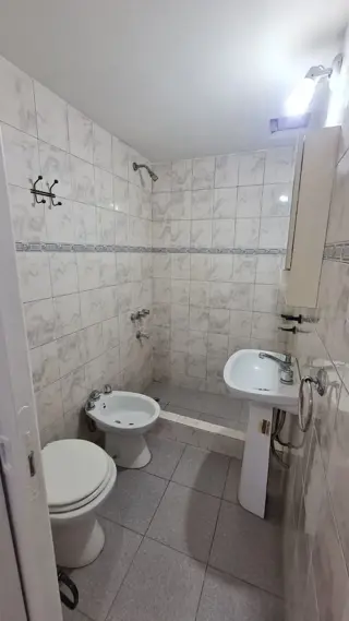 Departamento tipo casa al frente 3 ambientes, en planta baja con patio y parrilla. SIN EXPENSAS foto 3