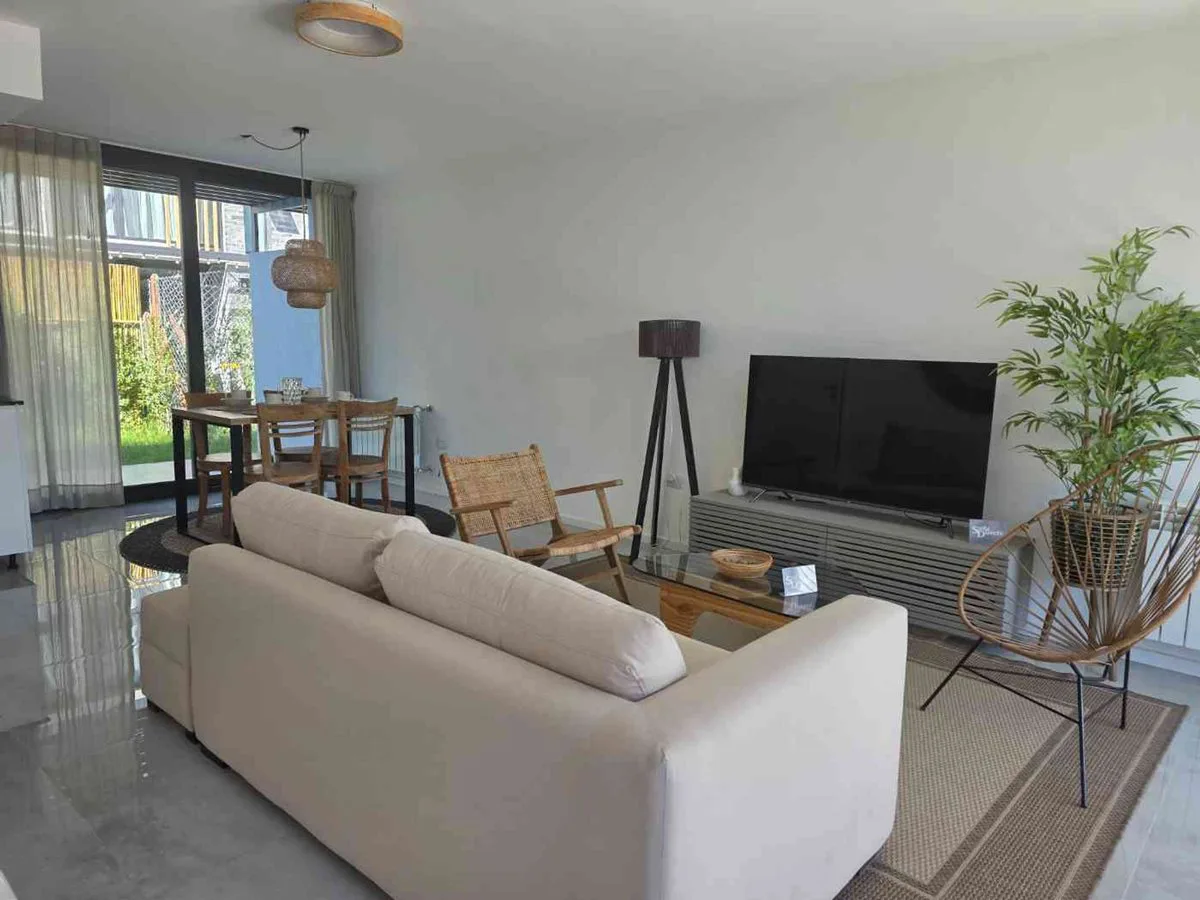 Venta casa 4 amb Jardin coche Tigre Rincon Milberg foto 3