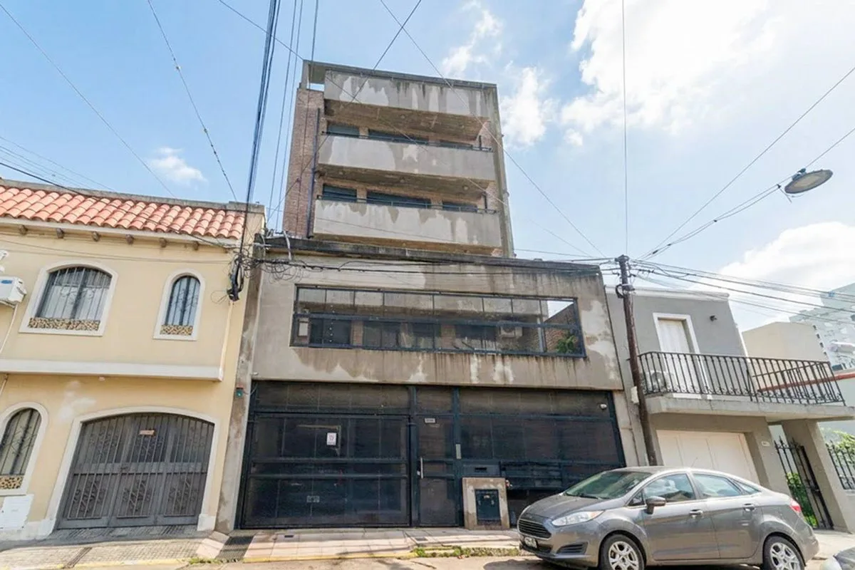 DEPARTAMENTO DE 2 DORMITORIOS EN BARRIO SUR foto 2