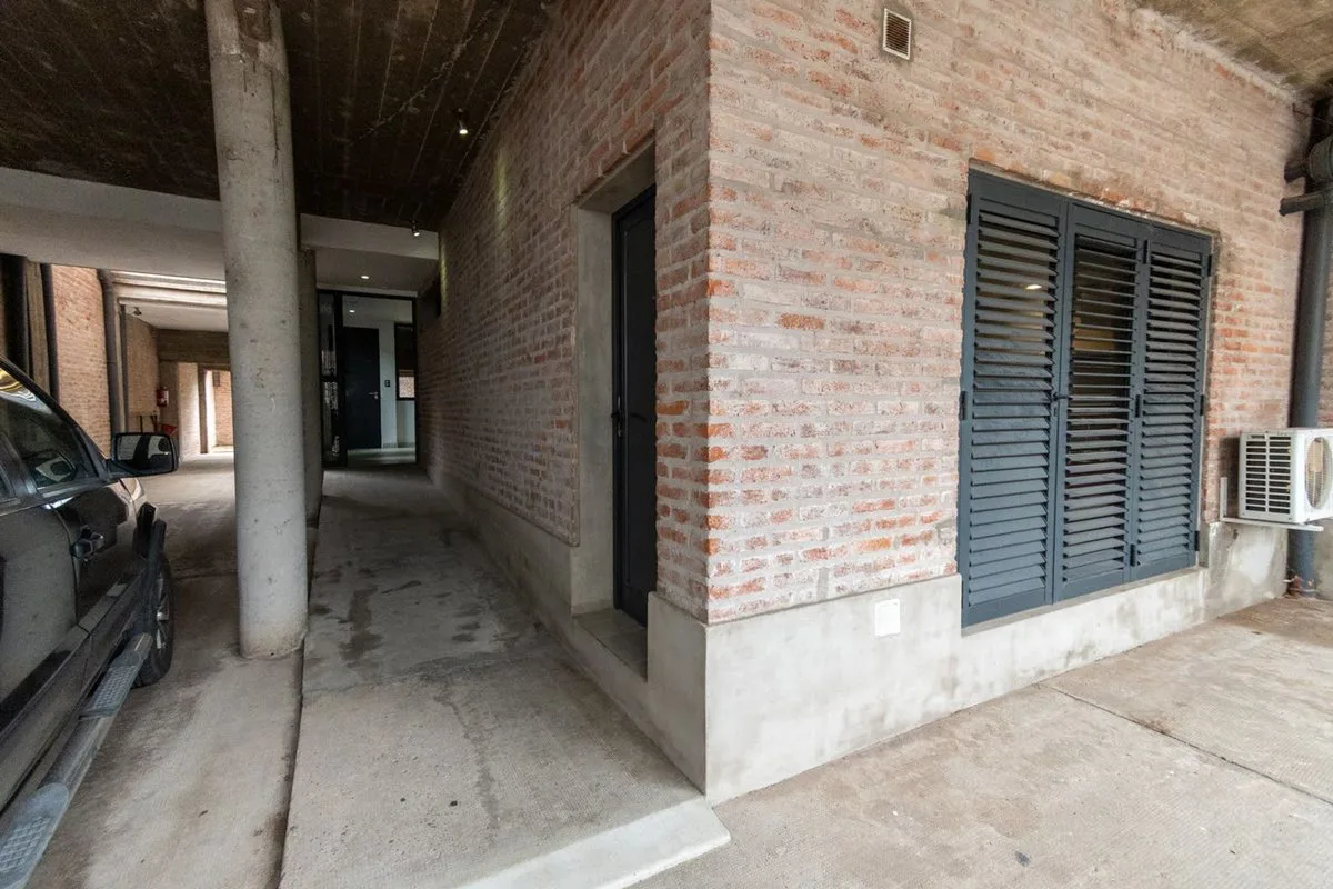 DEPARTAMENTO DE 2 DORMITORIOS EN BARRIO SUR foto 3