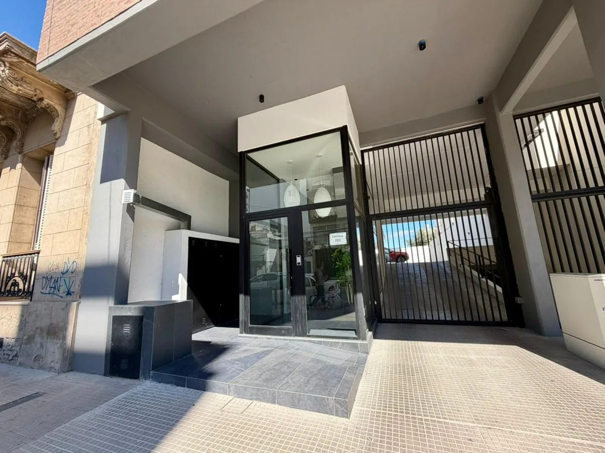 VENTA EXCLUSIVO PISO EN ZAPIOLA 222- 3 DORMITORIOS foto 2