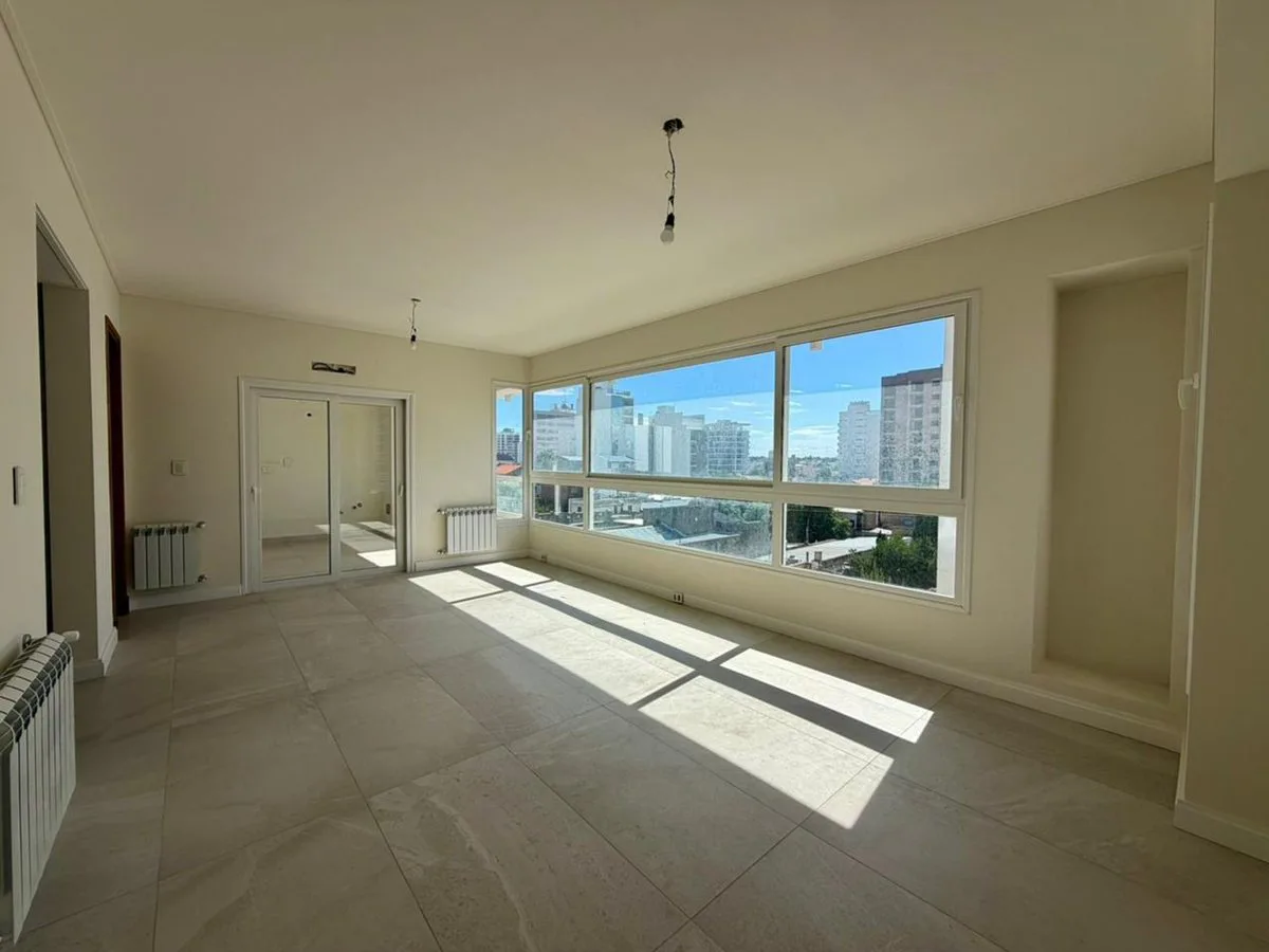 VENTA EXCLUSIVO PISO EN ZAPIOLA 222- 3 DORMITORIOS foto 4
