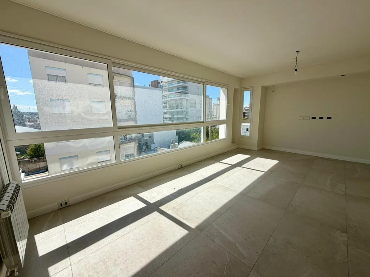 VENTA EXCLUSIVO PISO EN ZAPIOLA 222- 3 DORMITORIOS foto 5