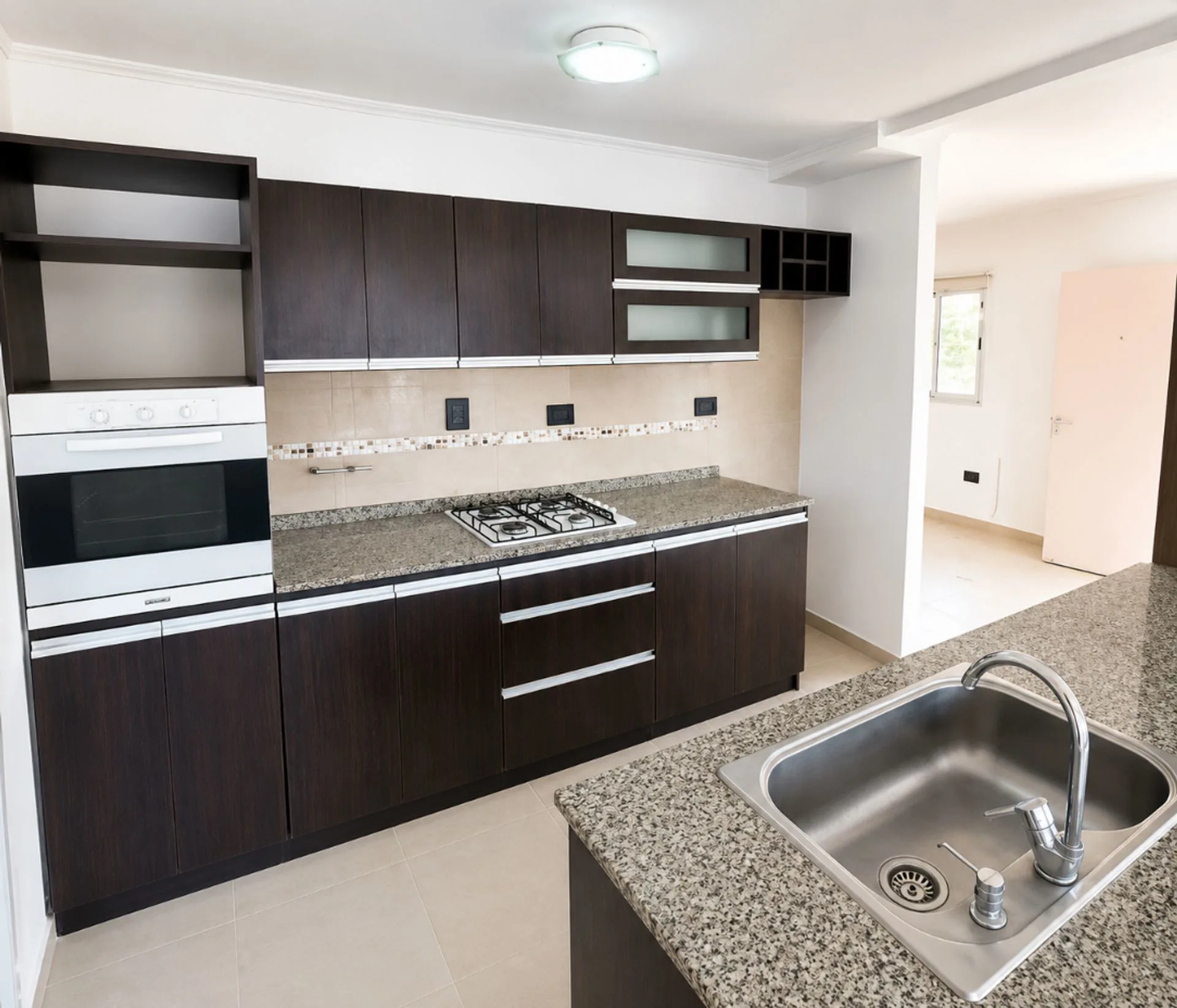 VENTA O PERMUTA DE CASA DE 4 DORMITORIOS EN ROLDAN foto 2