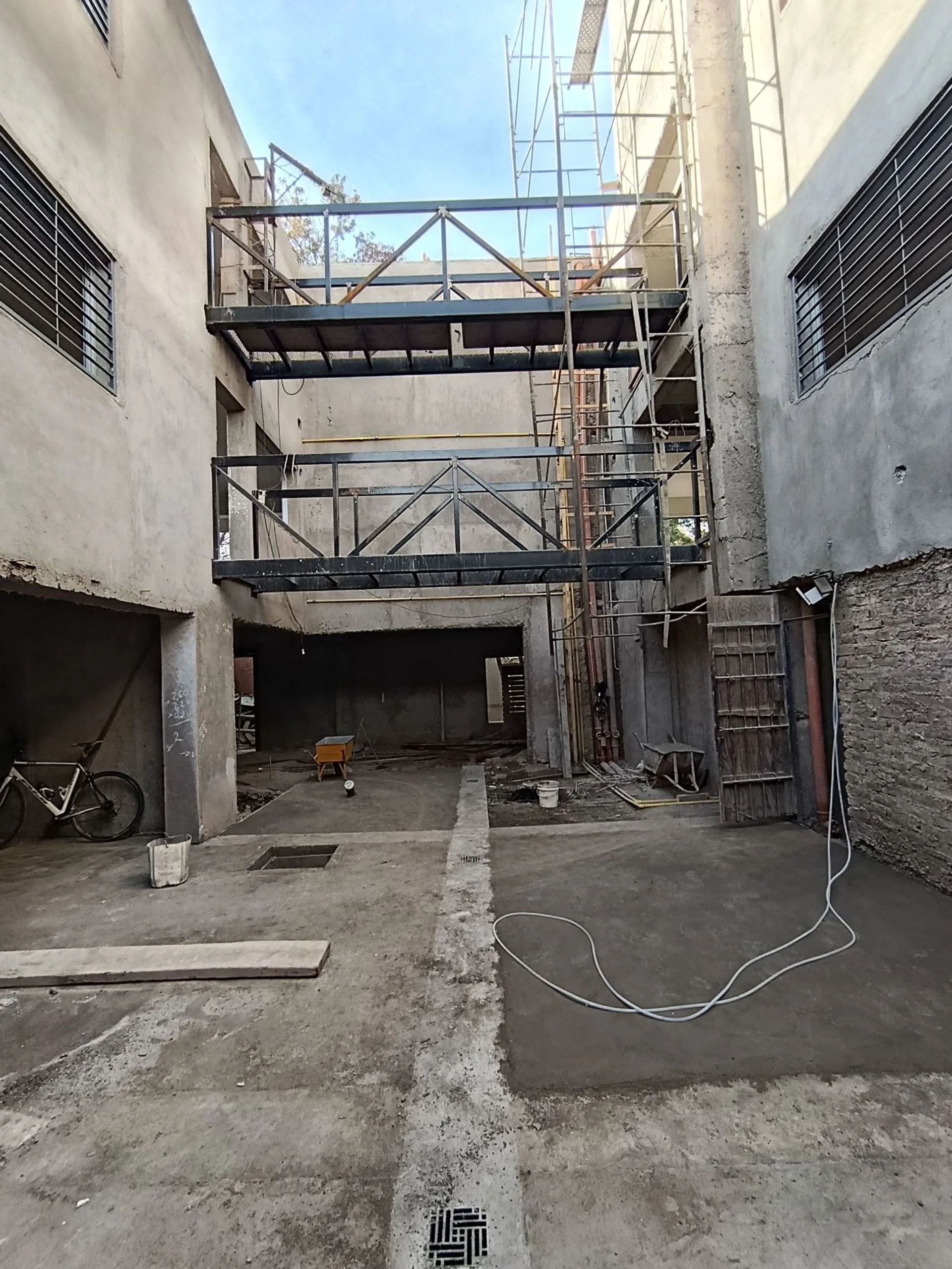 VENTA DPTO ESTRENAR GODOY CRUZ RIVADAVIA Y CICLOVI foto 2