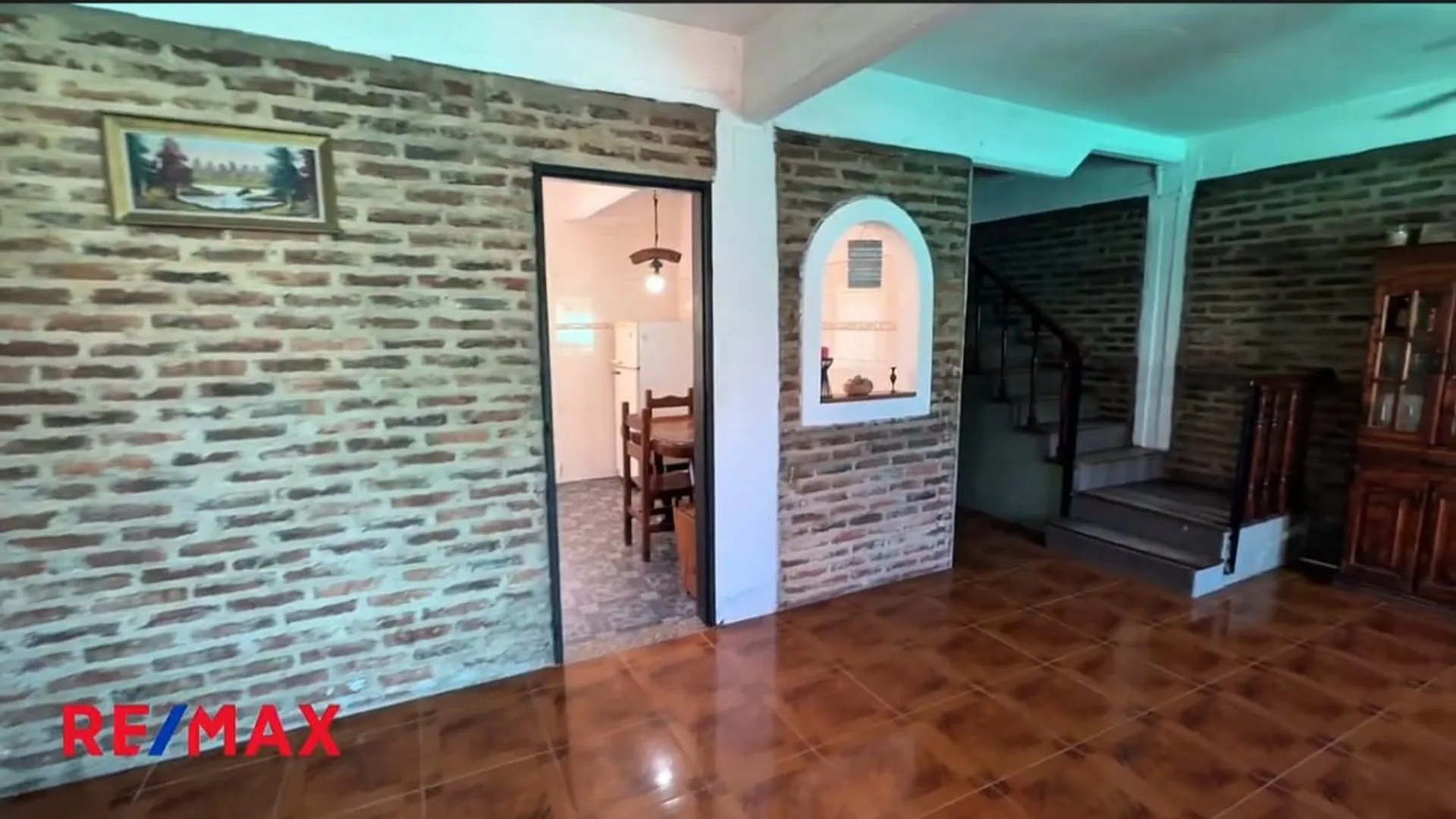 Muy Buena casa en el centro de Garin foto 5